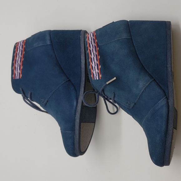 Toms Shoes - Toms Women US 9.5 Desert Wedge blue Suede Heel Ankle Shoe 300514 embroidered